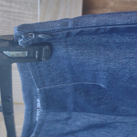 🏵️ Guess Vintage Y2K Split Hem Flare Jeans - Picture 5 of 10